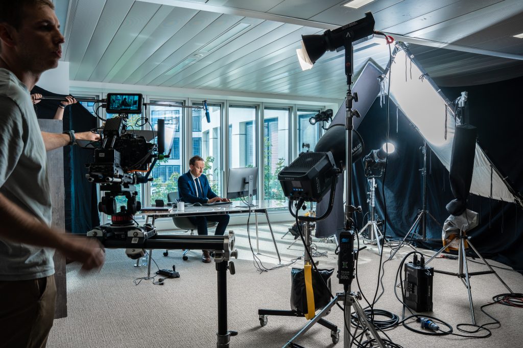 Vidéo de Sensibilisation à la Cybersécurité chez LVMH par l'Agence Videonautes