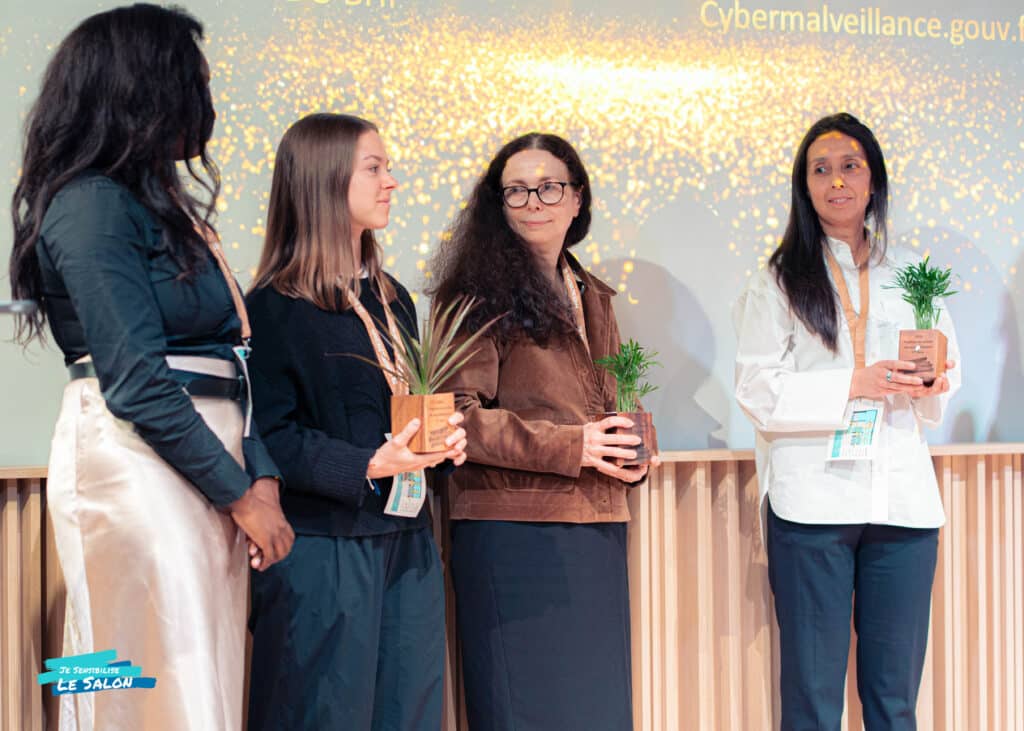 Remise des prix du trophée des médias de sensibilisation à la cybersécurité lors du salon je sensibilise pour videonautes et Euro-information soit crédit mutuel